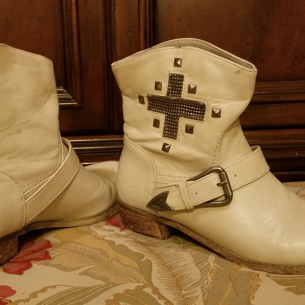 Buckle Boot - Picture 6 of 6
